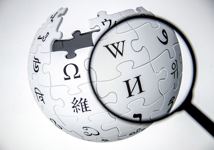 Wikipedia risks being banned in Russia, download rush starts